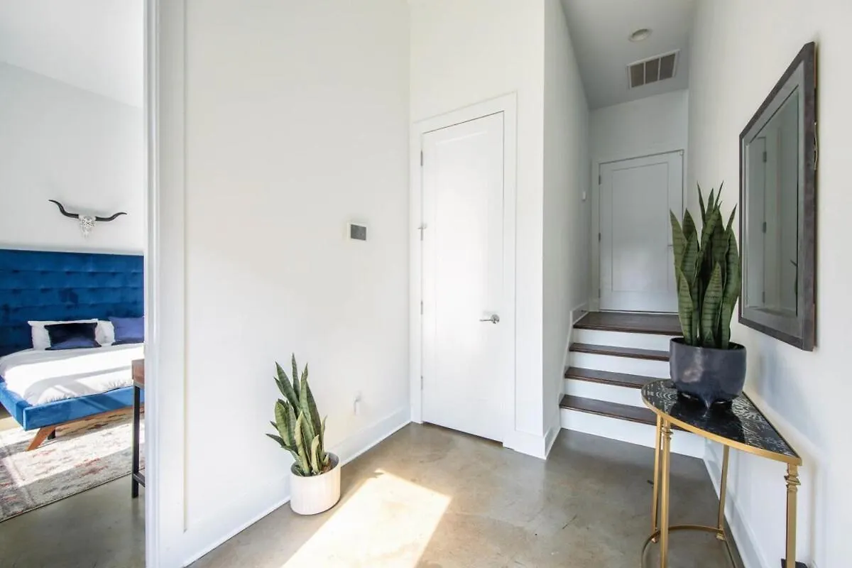 2 Lux Homes 2Mi To Broadway Huge Rooftop Sleeps 24 Nashville 0*,  United States